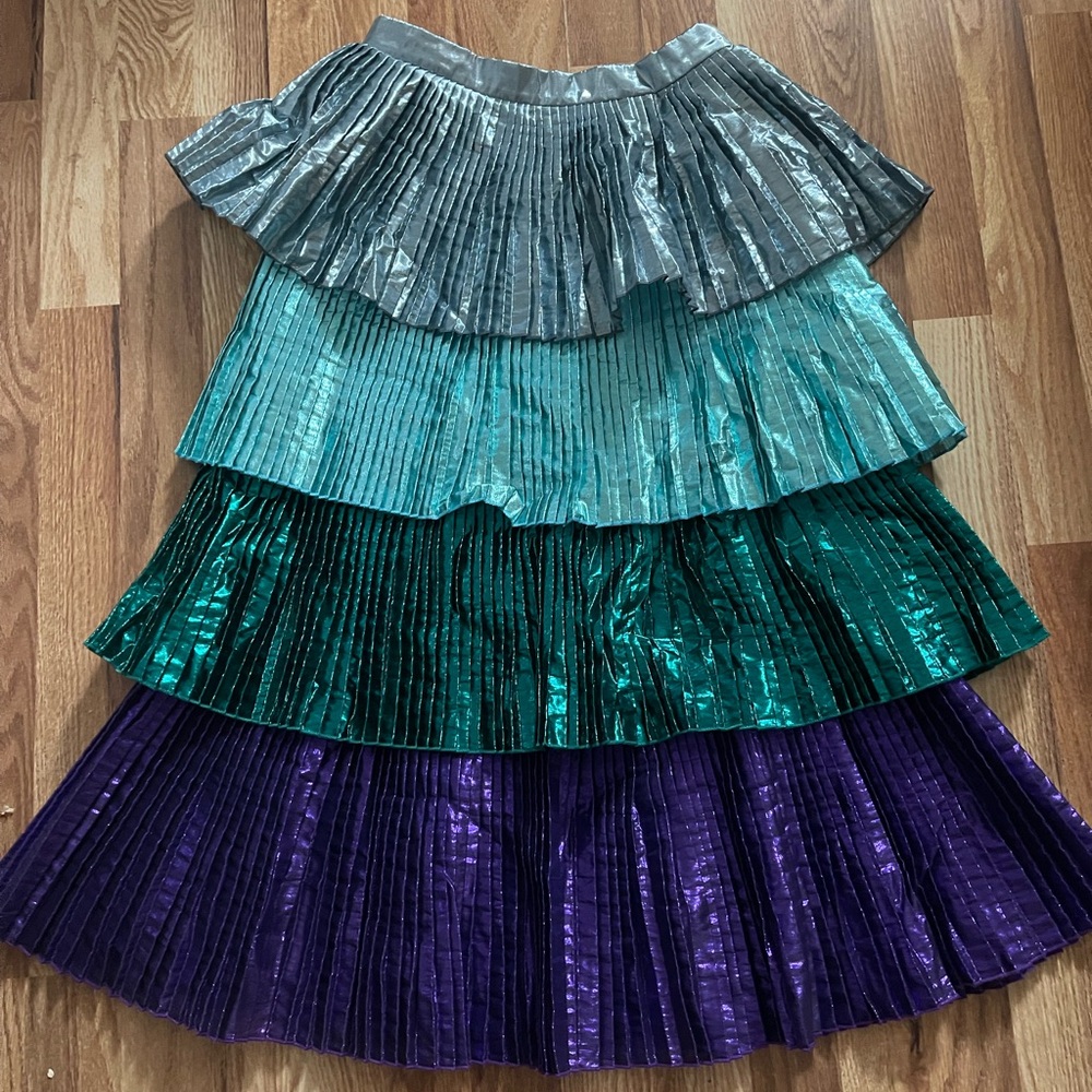 Delfi Collective Elegant Metallic Pleated Midi Skirt